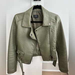 Joe’s green leather jacket